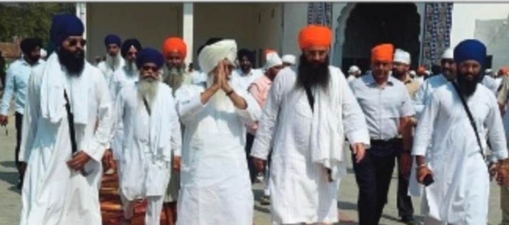 Dera Beas head Baba Gurinder Singh Dhillon praised Daduwals work
